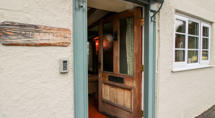 Photo of Castle Cottage