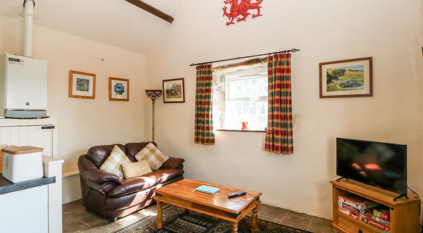 Photo of Bwthyn yr Onnen (Ash Cottage)