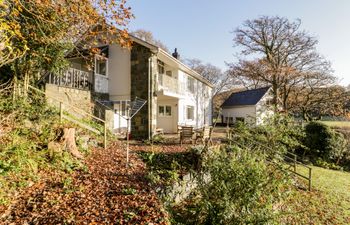 Gardd Ynys Holiday Home