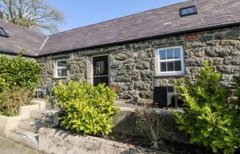 Bwthyn y Dderwen (Oak Cottage) Holiday Cottage