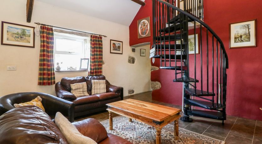 Photo of Bwthyn y Dderwen (Oak Cottage)