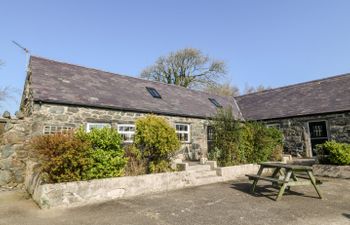 Bwthyn yr Helyg (Willow Cottage) Holiday Cottage