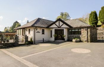 Riverside Holiday Cottage