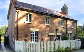 Photo of Aqueduct Cottage