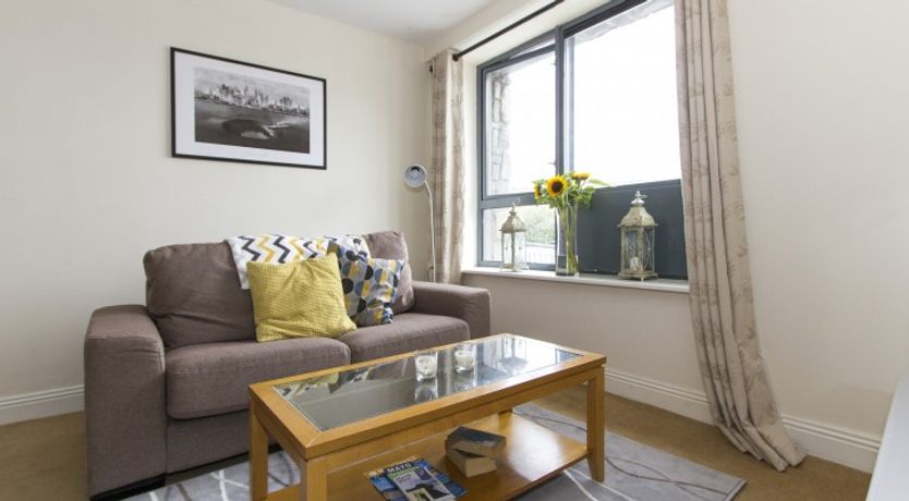 Photo of Luxury 1 Bed (Sleeps 4), Available Now