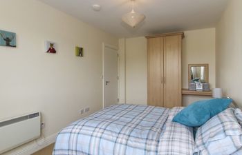 Luxury 1 Bed (Sleeps 4), Available Now Apartment