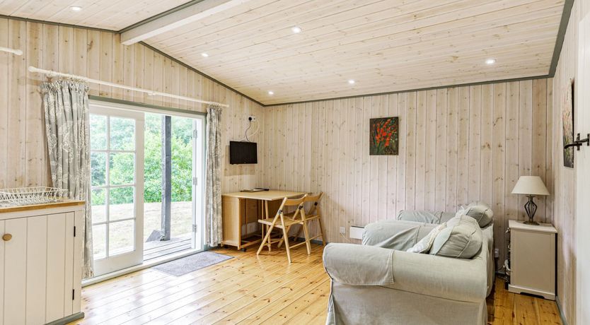 Photo of Lakeside Cabin