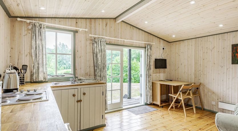 Photo of Lakeside Cabin