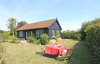 Meadow Cabin Holiday Cottage