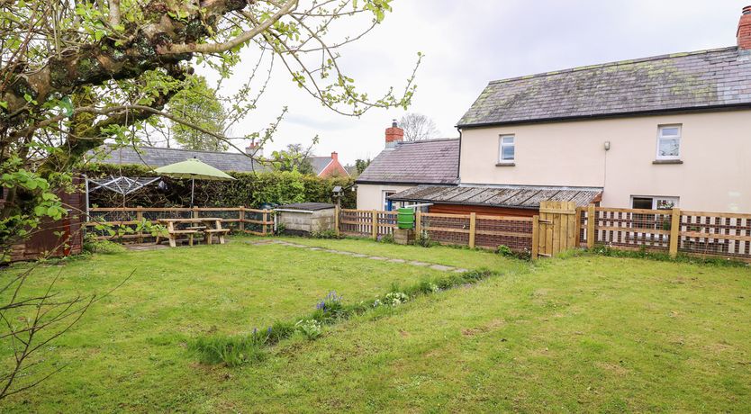 Photo of Cozy Cwtch Cottage