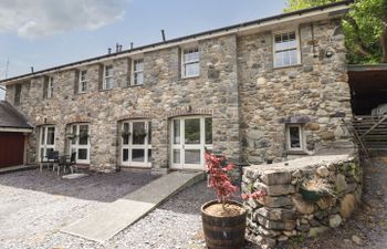 Tryfan Apartment