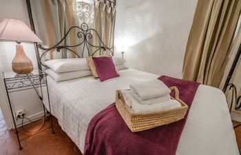 Anais - Stylish Apartment in Old Town, Nice Apartment