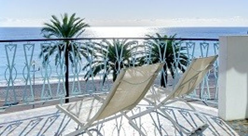 Photo of Azur View - Beautiful & Overlooking the beach