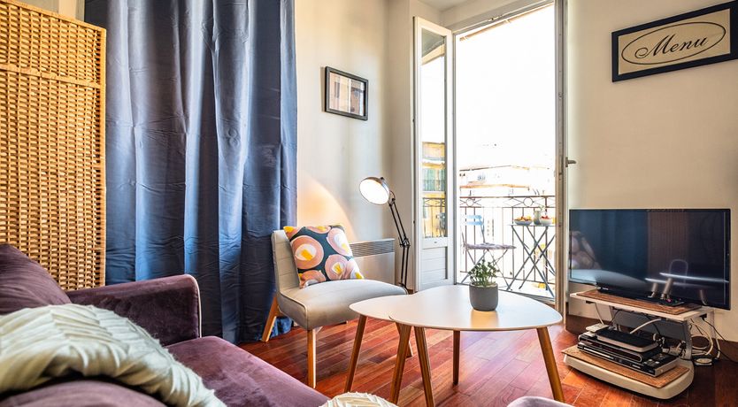 Photo of Belle Nuage - Overlooking Place Rosetti