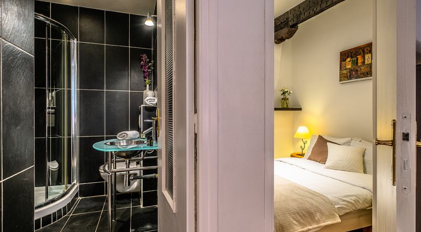 Photo of Belle Nuage - Overlooking Place Rosetti