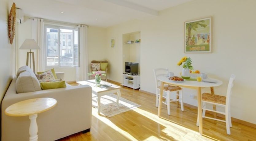 Photo of Yasmin - charm mixed with chic in Massena