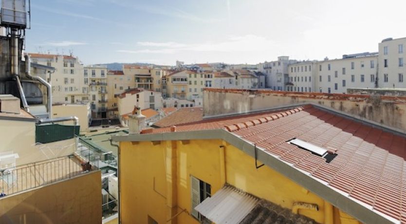 Photo of Yasmin - charm mixed with chic in Massena