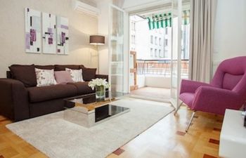 Violet - Stylish, Contemporary Apartment Apartment