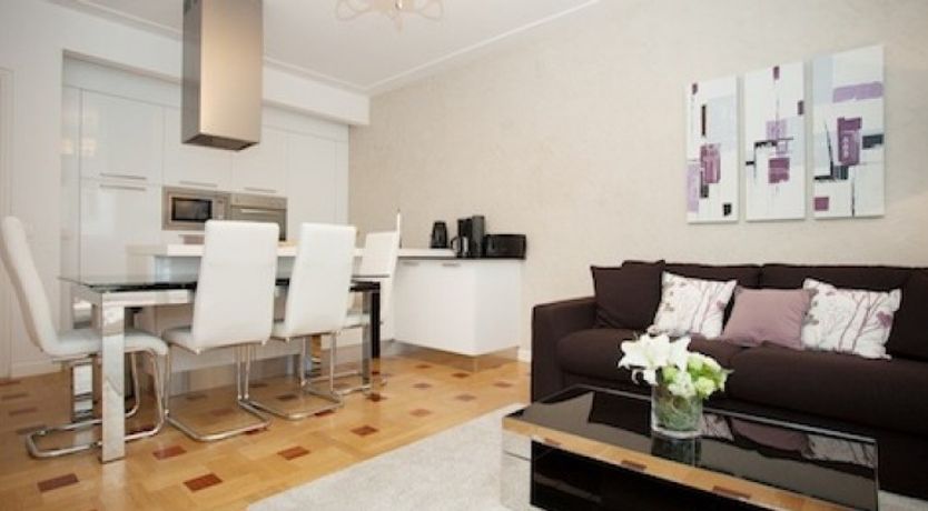 Photo of Violet - Stylish, Contemporary Apartment