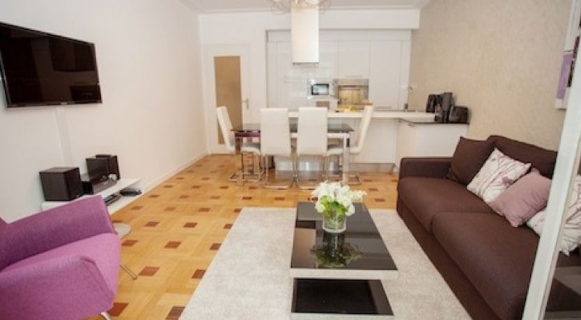 Photo of Violet - Stylish, Contemporary Apartment