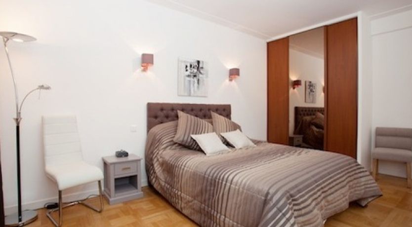 Photo of Violet - Stylish, Contemporary Apartment