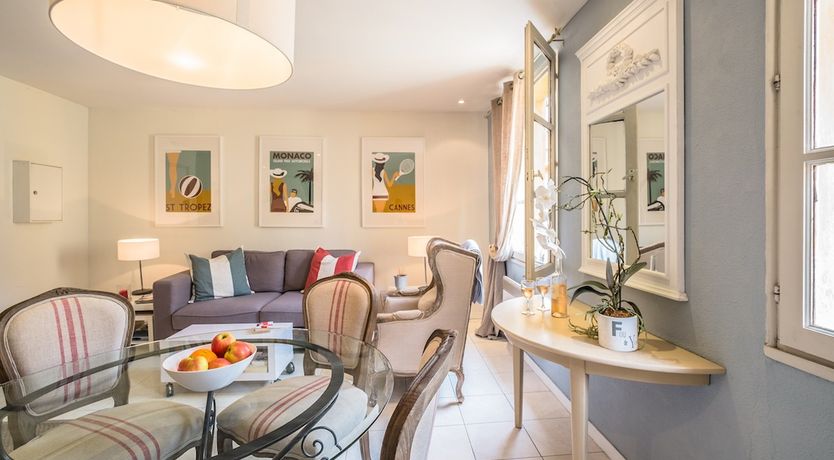 Photo of Eve - Vibrant Old Town location!