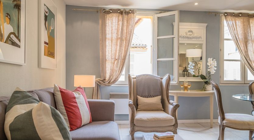 Photo of Eve - Vibrant Old Town location!