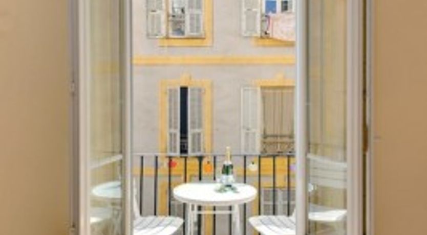 Photo of Juliette - Romantic retreat with balcony