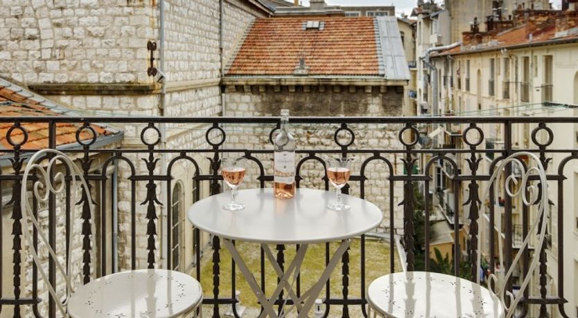 Photo of L'Authentique - Elegant & Spacious!