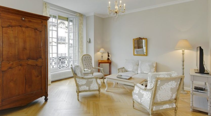 Photo of L'Authentique - Elegant & Spacious!