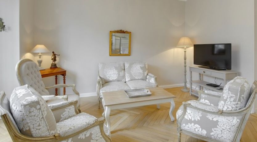 Photo of L'Authentique - Elegant & Spacious!