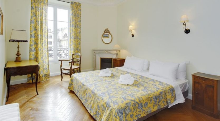 Photo of L'Authentique - Elegant & Spacious!