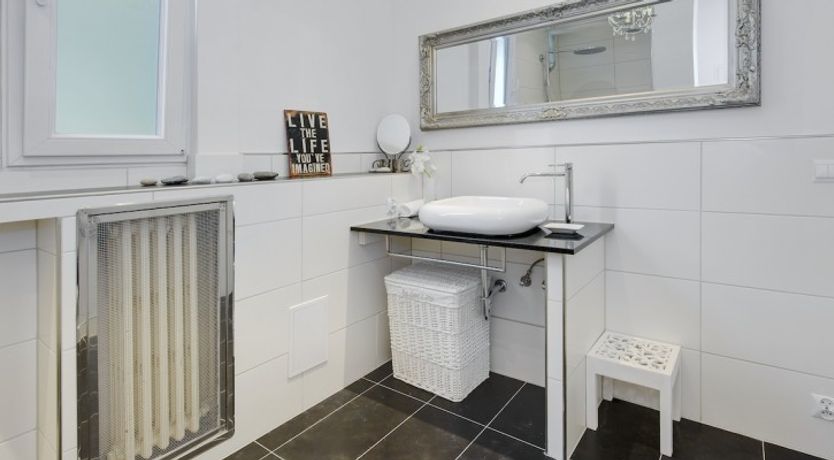 Photo of Le Joli - Stunning Balcony & Great location!