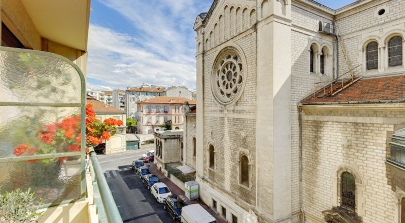 Photo of Le Joli - Stunning Balcony & Great location!