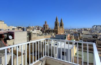 Spectacular Views Sliema 1-bedroom Penthouse Holiday Home