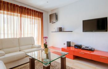 Stylish St Julians 3-bedroom Apartment Holiday Home