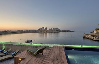 Waterfront Valletta House With Pool Holiday Home