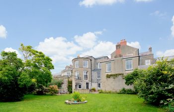 Clynderwen House Holiday Cottage