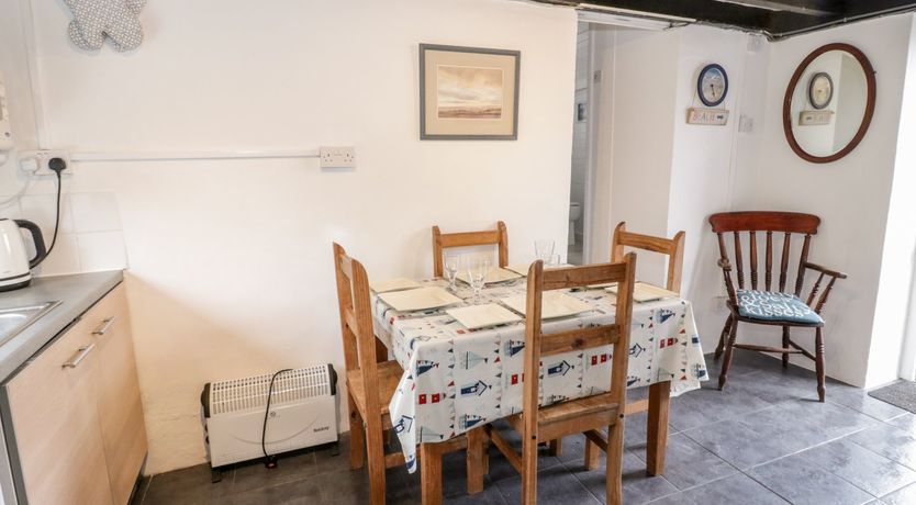 Photo of Bron Heulog Cottage