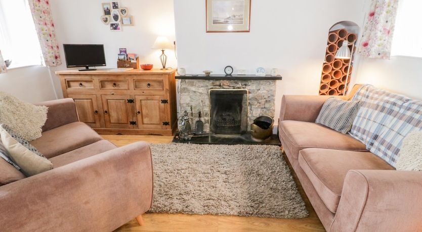 Photo of Bron Heulog Cottage