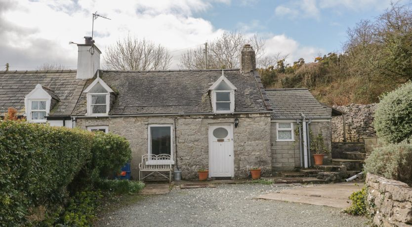 Photo of Bron Heulog Cottage