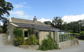 Photo of West Close & Field Cottage