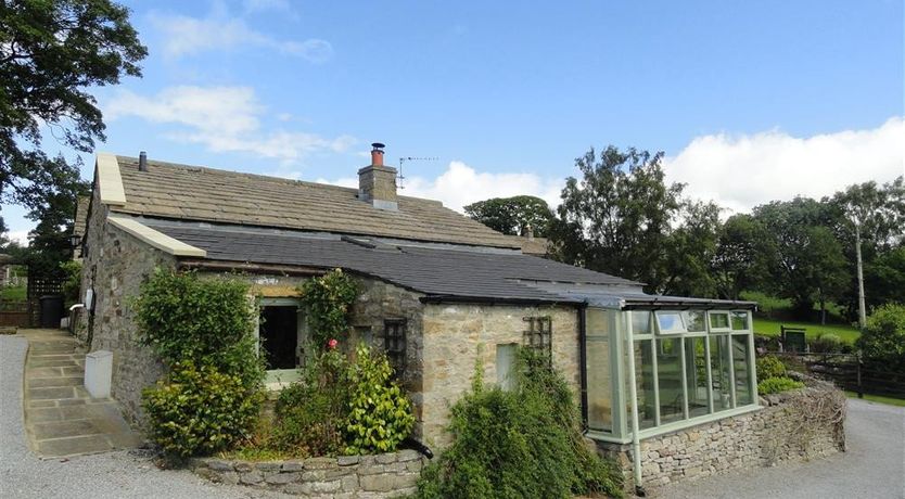 Photo of West Close & Field Cottage