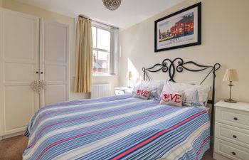 Black Pearl Apartment