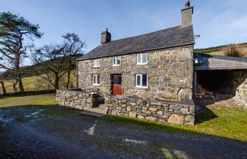 Cwm Hesgen Holiday Cottage