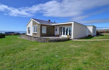 1 Little West Bungalows Holiday Cottage
