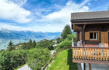 Chalet Boucaro Holiday Home