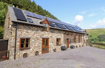 Ysgubor Pwlliago Holiday Home