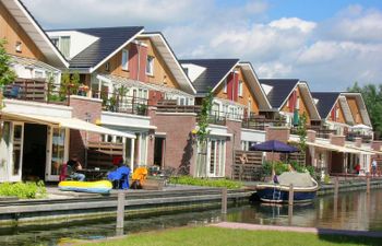 De Meerparel Holiday Home