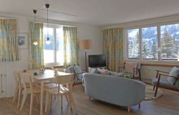 Tschingelhorn Holiday Home